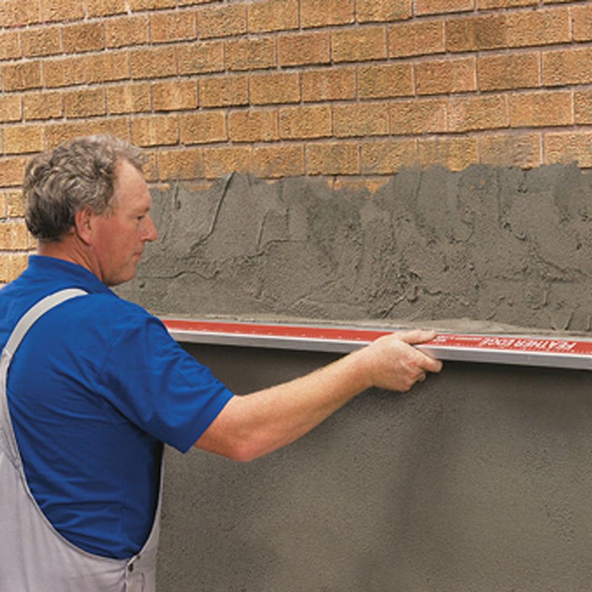 Aplicación de ARDEX AM 100 en pared